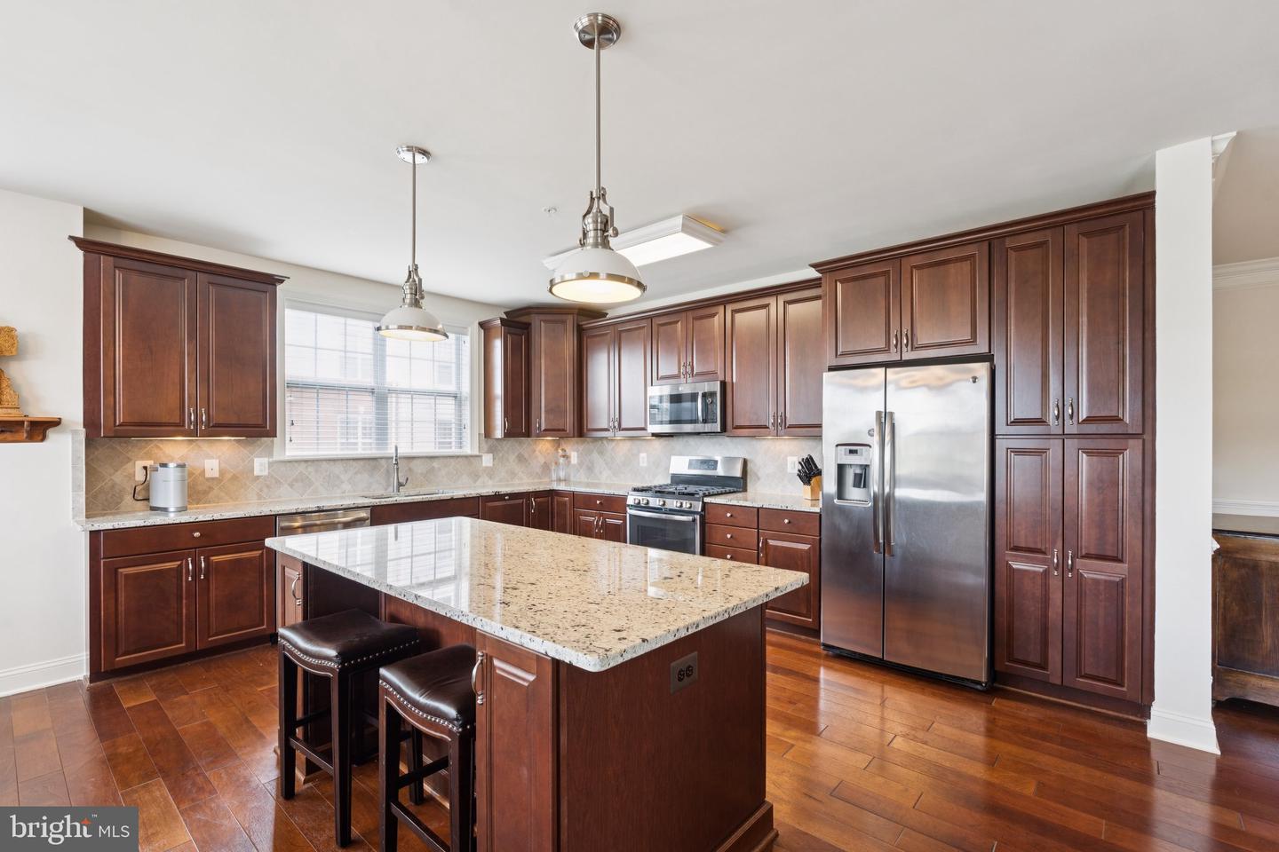 44589 York Crest Ter #200