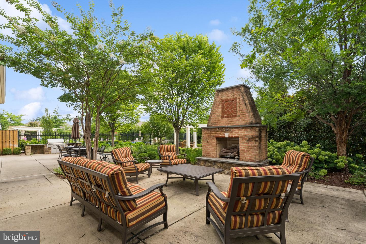 44589 York Crest Ter #200