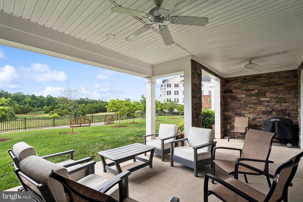 44589 York Crest Ter #200
