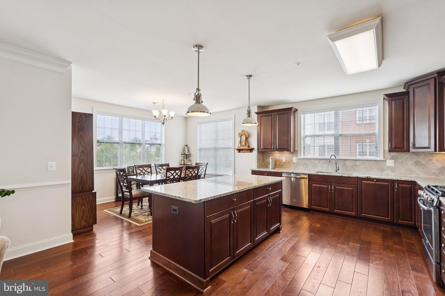 44589 York Crest Ter #200