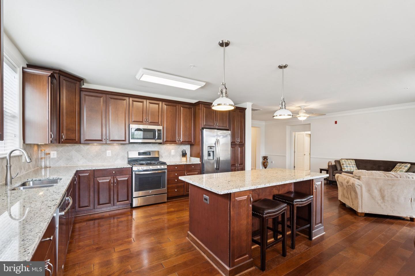 44589 York Crest Ter #200