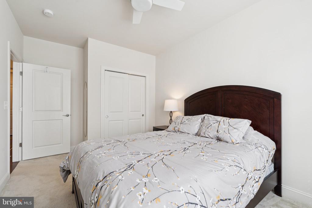 44589 York Crest Ter #200