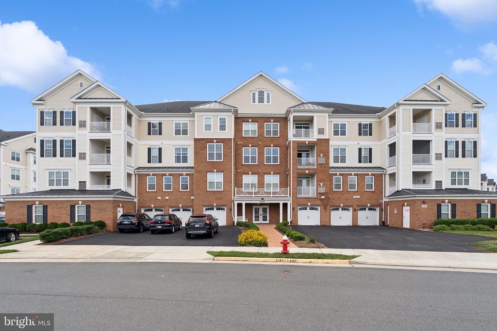 44589 York Crest Ter #200