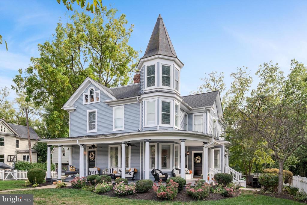 250 W MAIN STREET