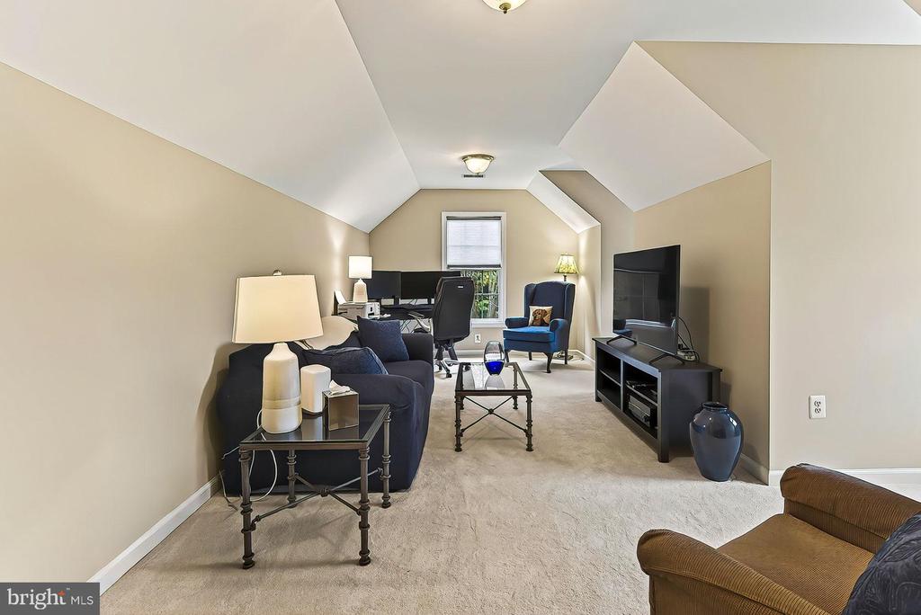 39854 CANTERFIELD COURT