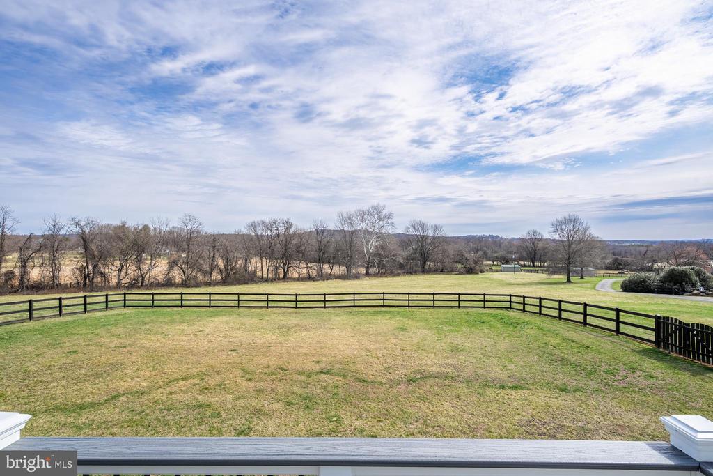 18222 WHITEHALL FARM LANE