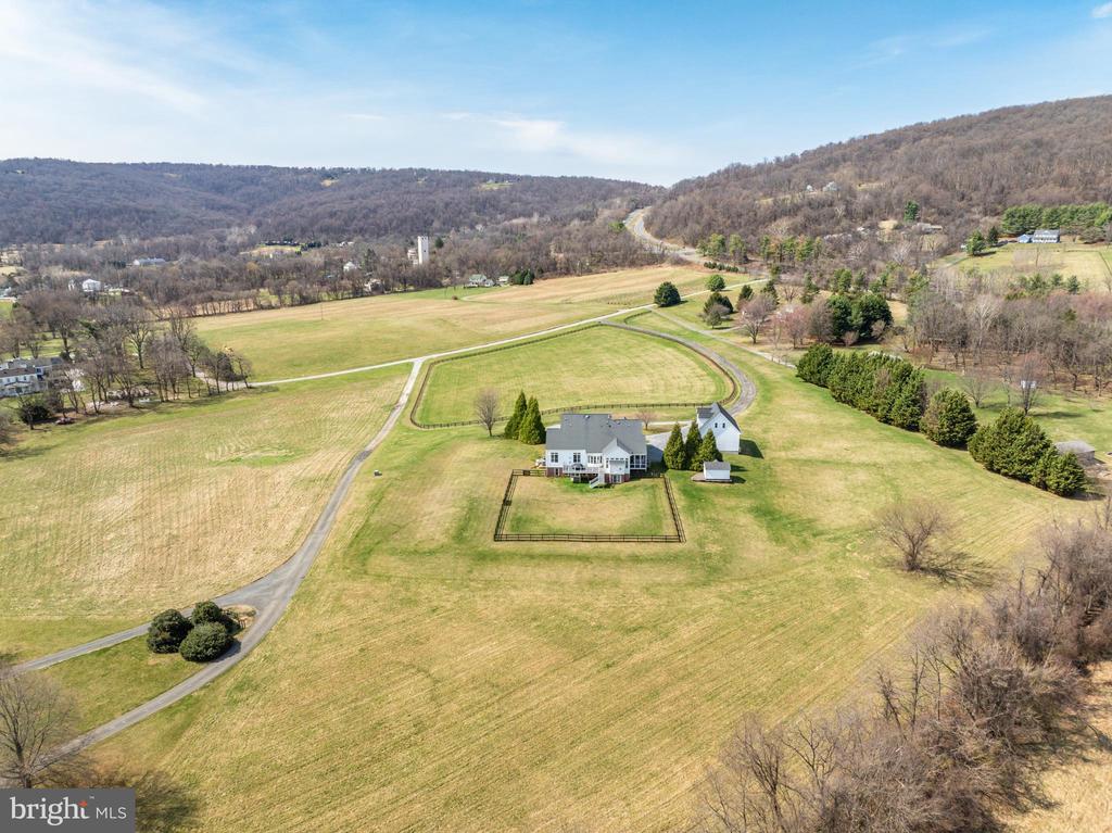 18222 WHITEHALL FARM LANE
