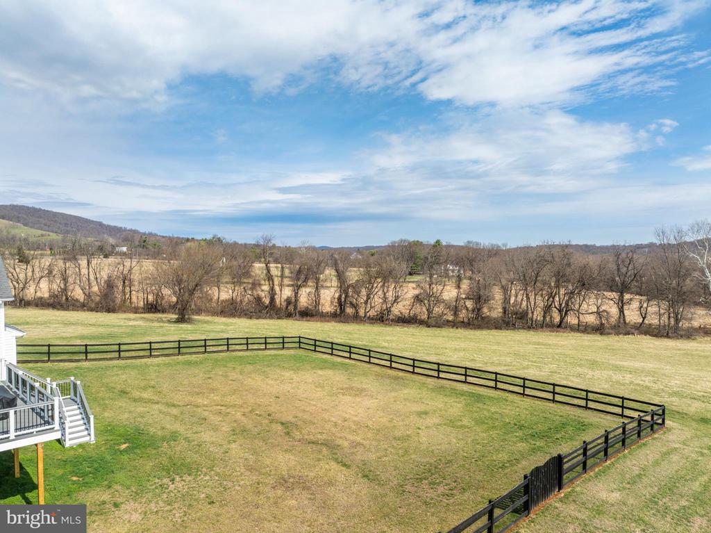 18222 WHITEHALL FARM LANE