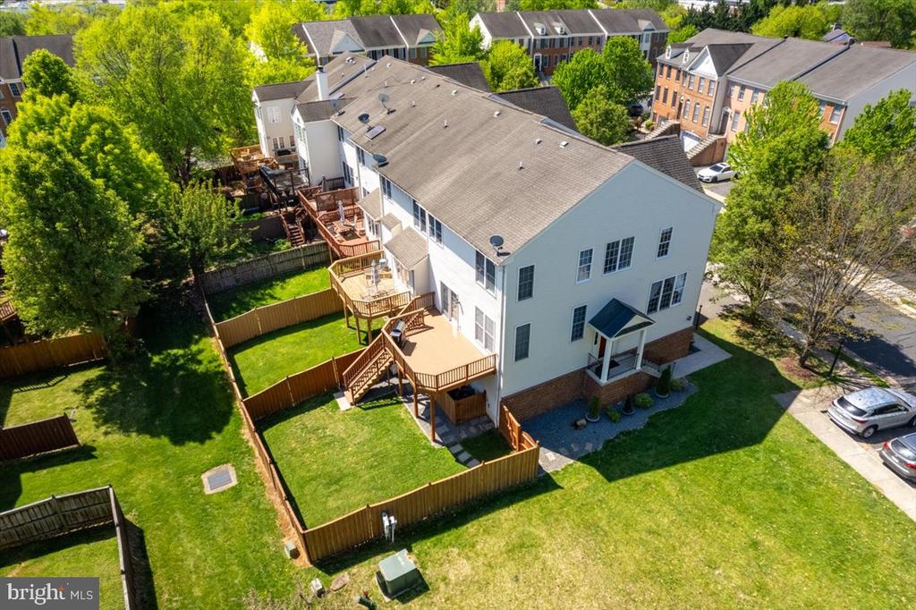 210 ELDER TERRACE
