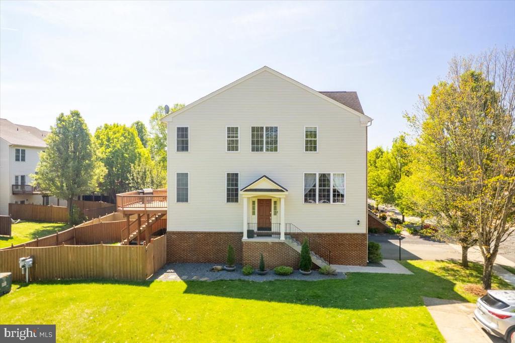 210 ELDER TERRACE