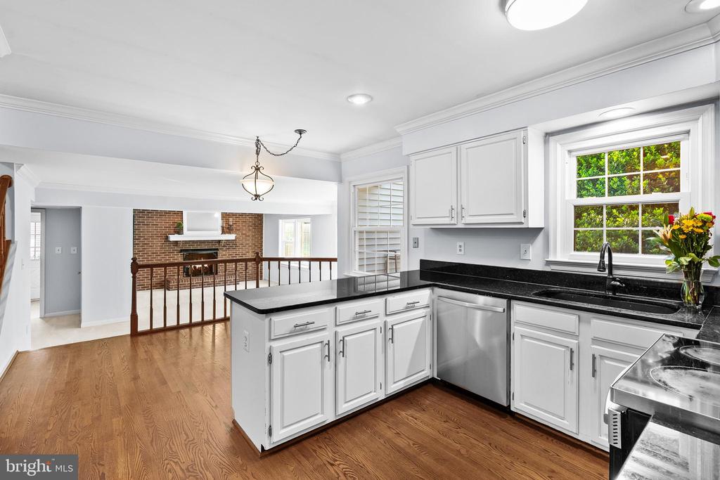 25 WHITTINGHAM CIRCLE