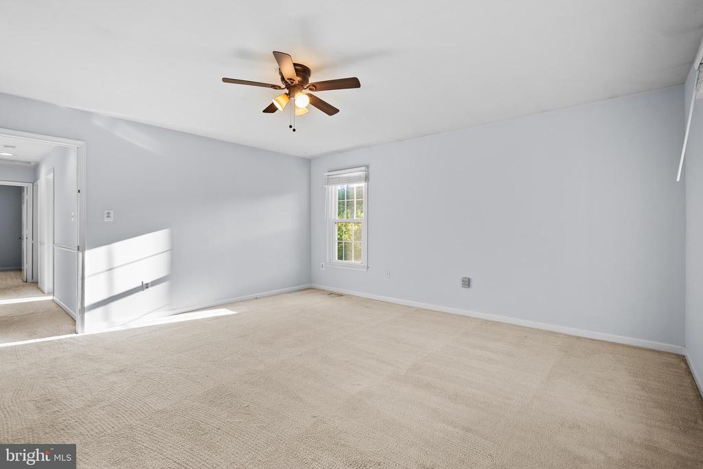 25 WHITTINGHAM CIRCLE