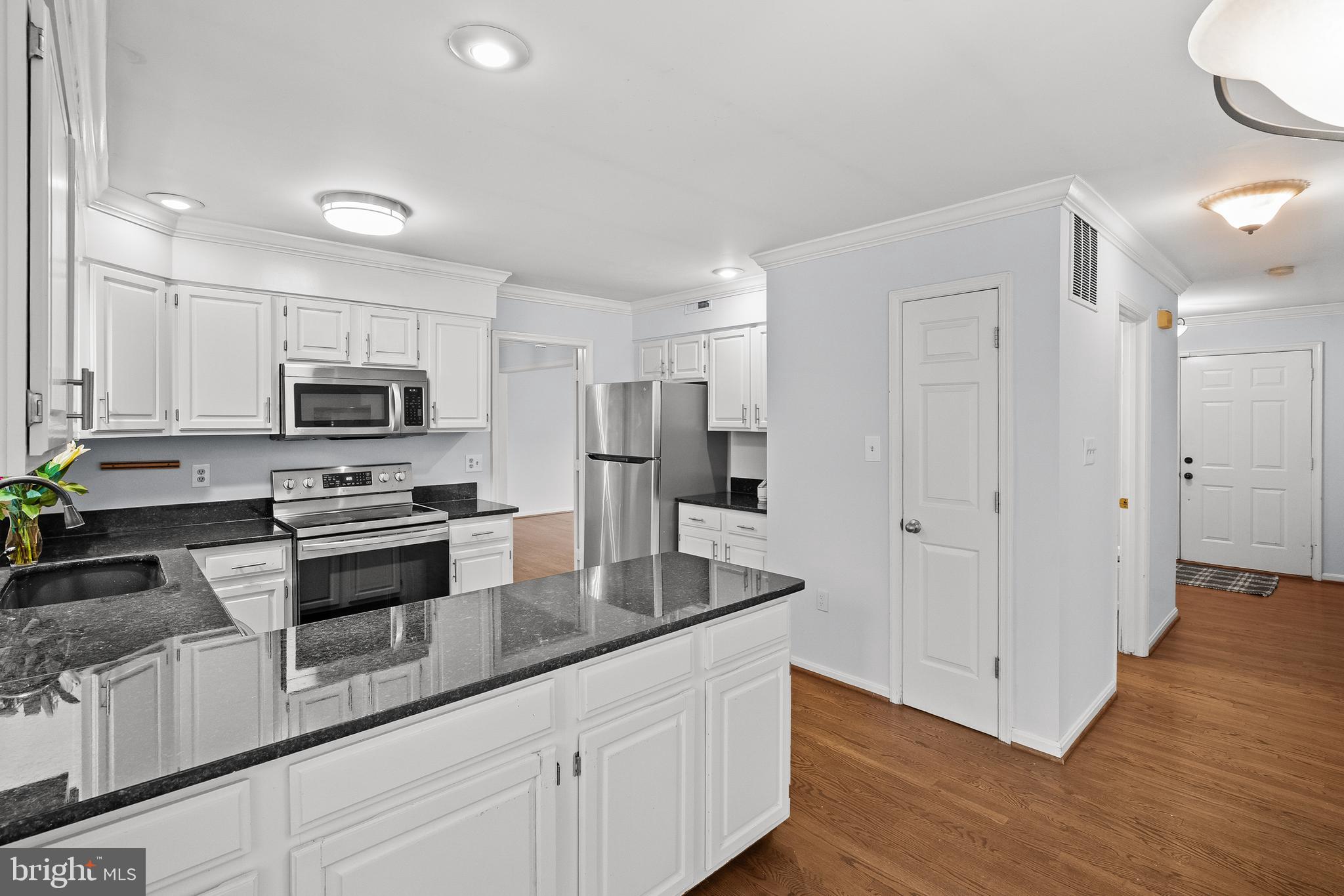 25 WHITTINGHAM CIRCLE