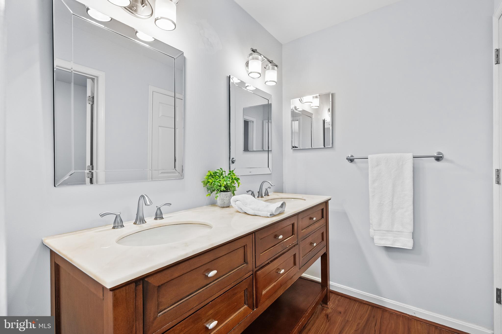 25 WHITTINGHAM CIRCLE