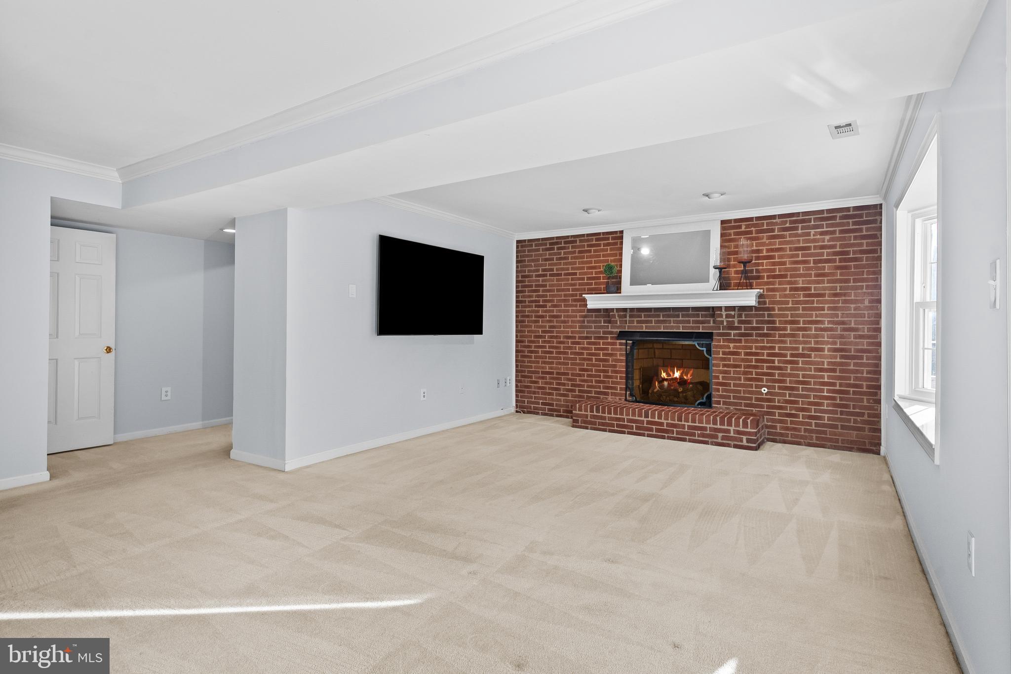 25 WHITTINGHAM CIRCLE