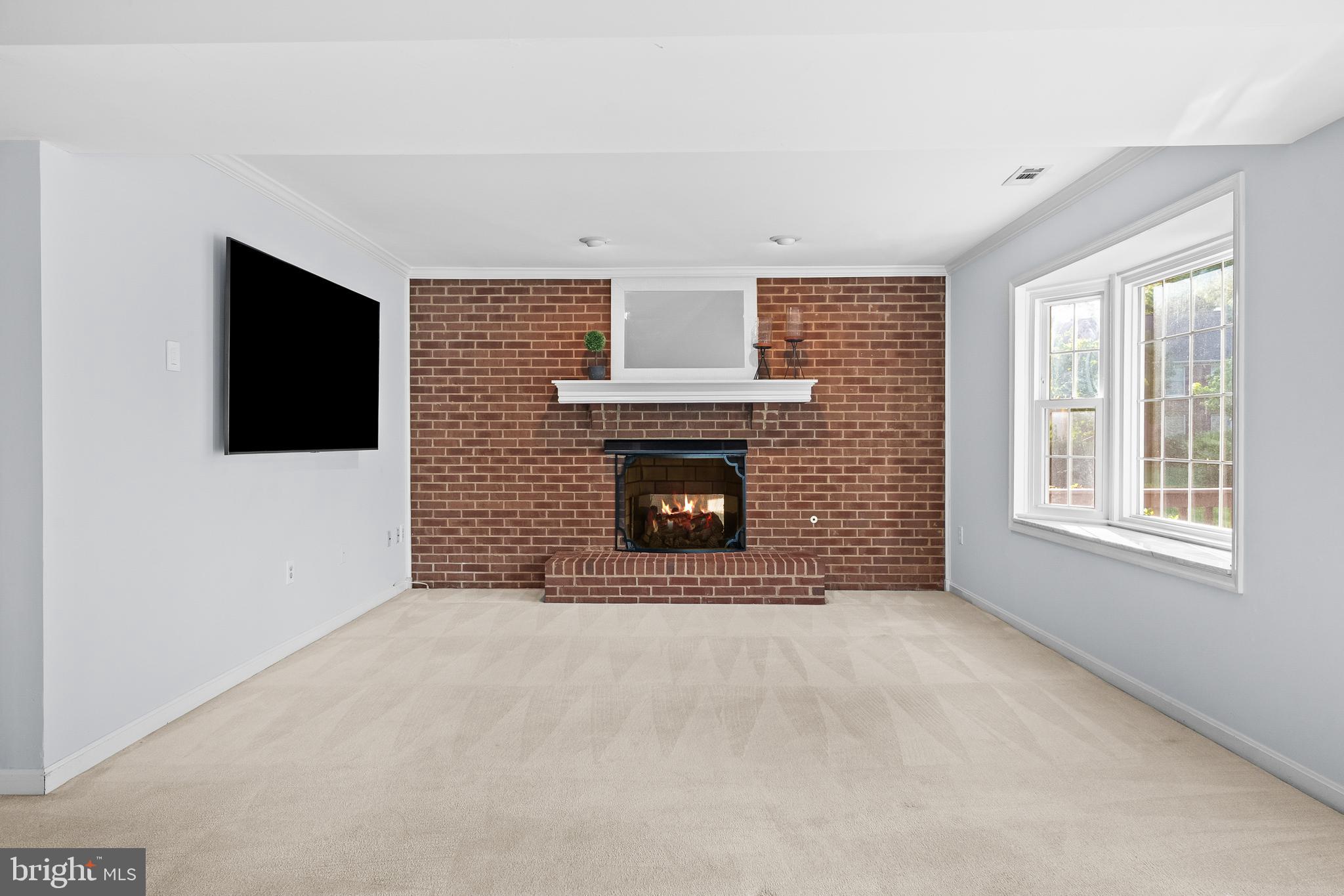 25 WHITTINGHAM CIRCLE
