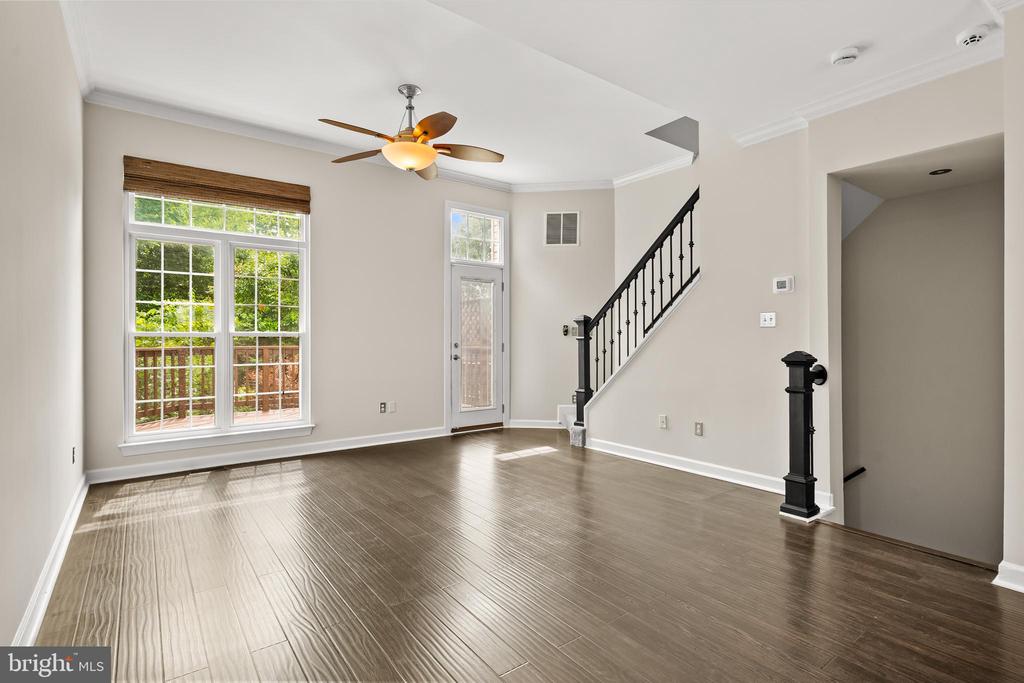 47690 WOOLCOTT SQUARE