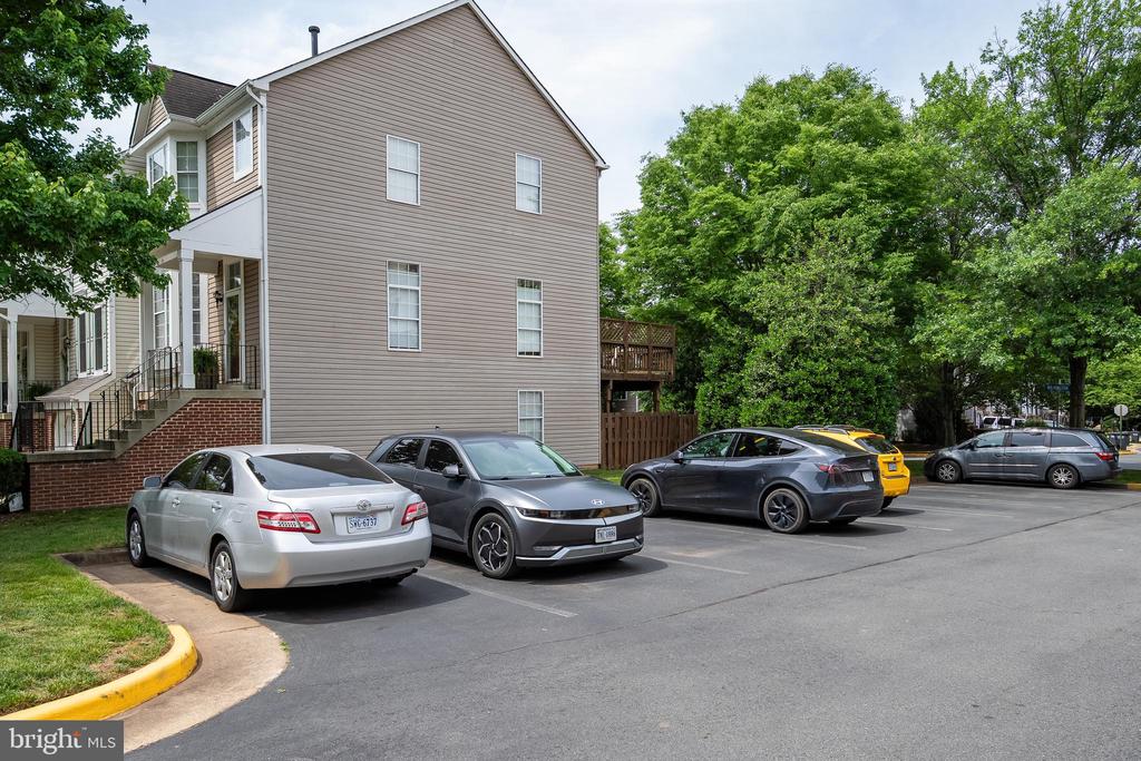 47690 WOOLCOTT SQUARE