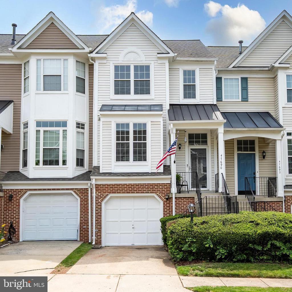 47690 WOOLCOTT SQUARE