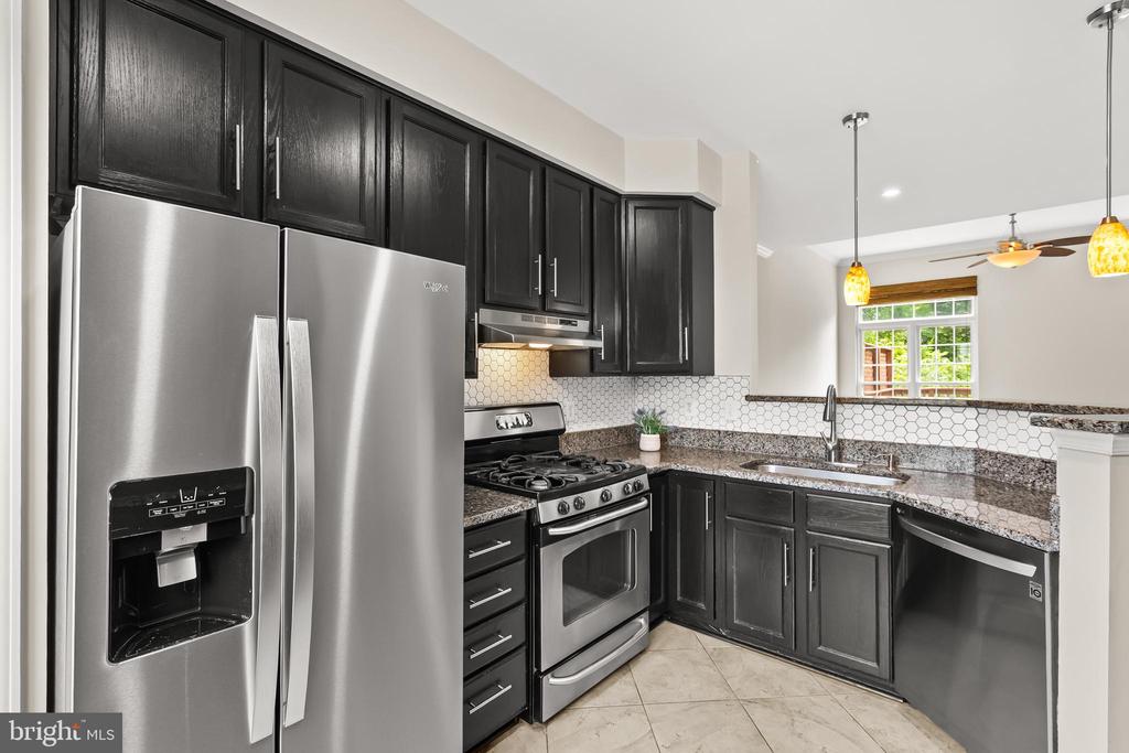 47690 WOOLCOTT SQUARE