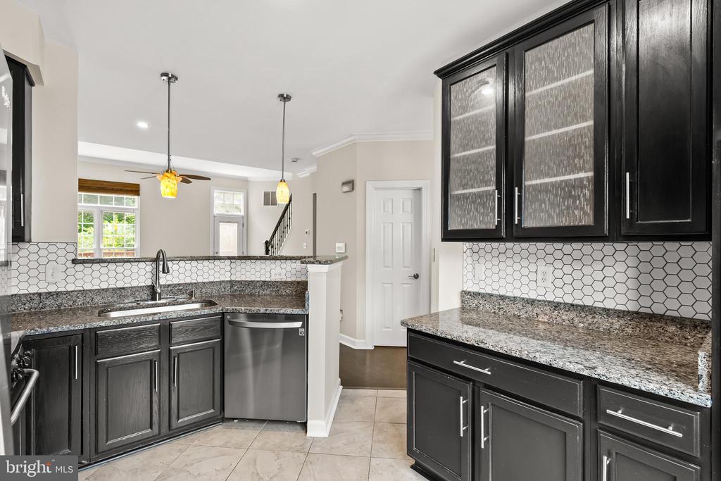 47690 WOOLCOTT SQUARE