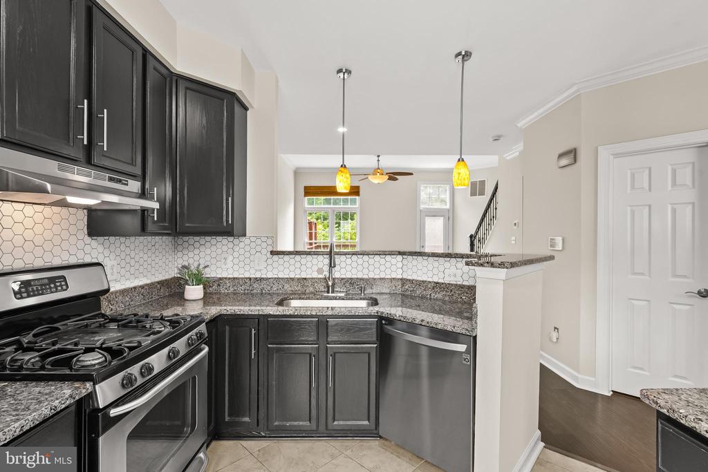 47690 WOOLCOTT SQUARE