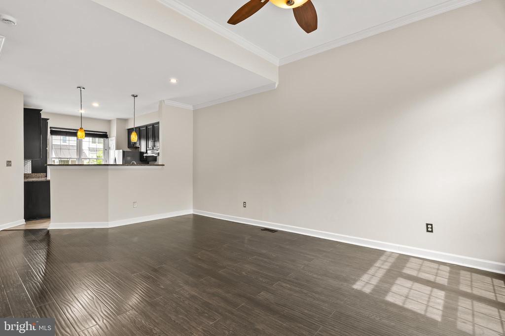 47690 WOOLCOTT SQUARE