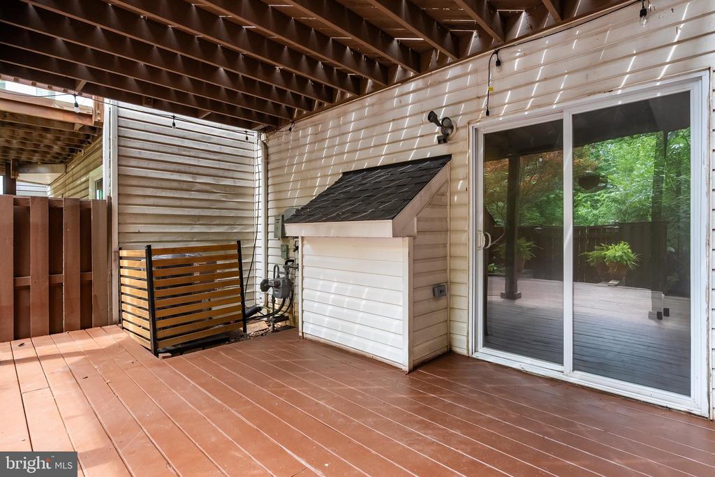 47690 WOOLCOTT SQUARE