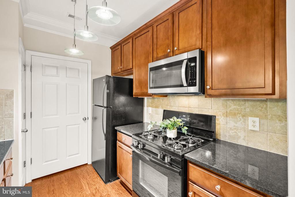 514 SUNSET VIEW Unit: 207