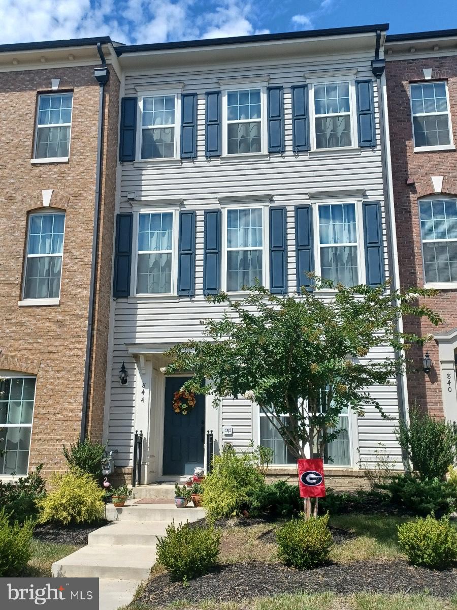 844 Basswood Dr