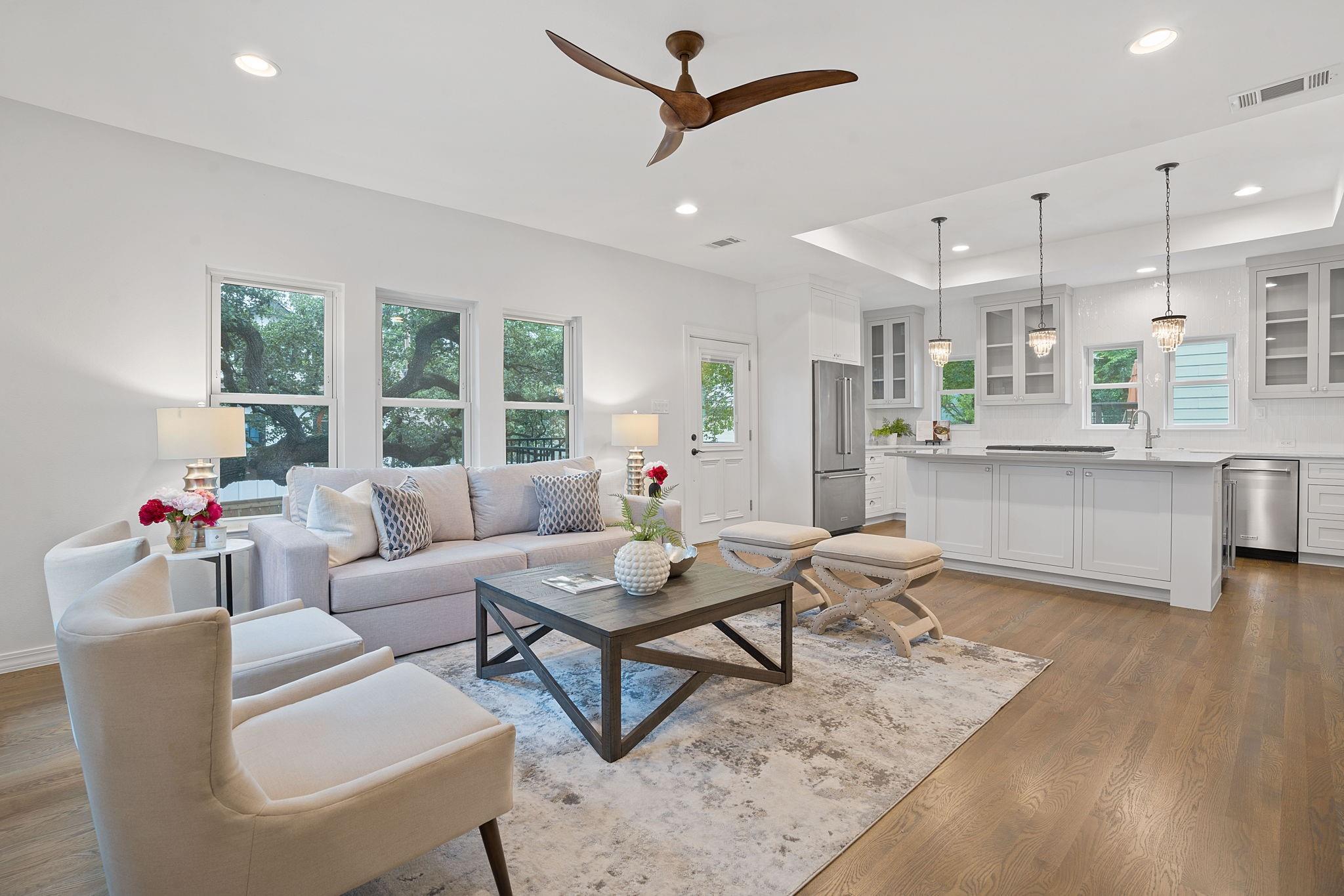 2110 Travis Heights BLVD