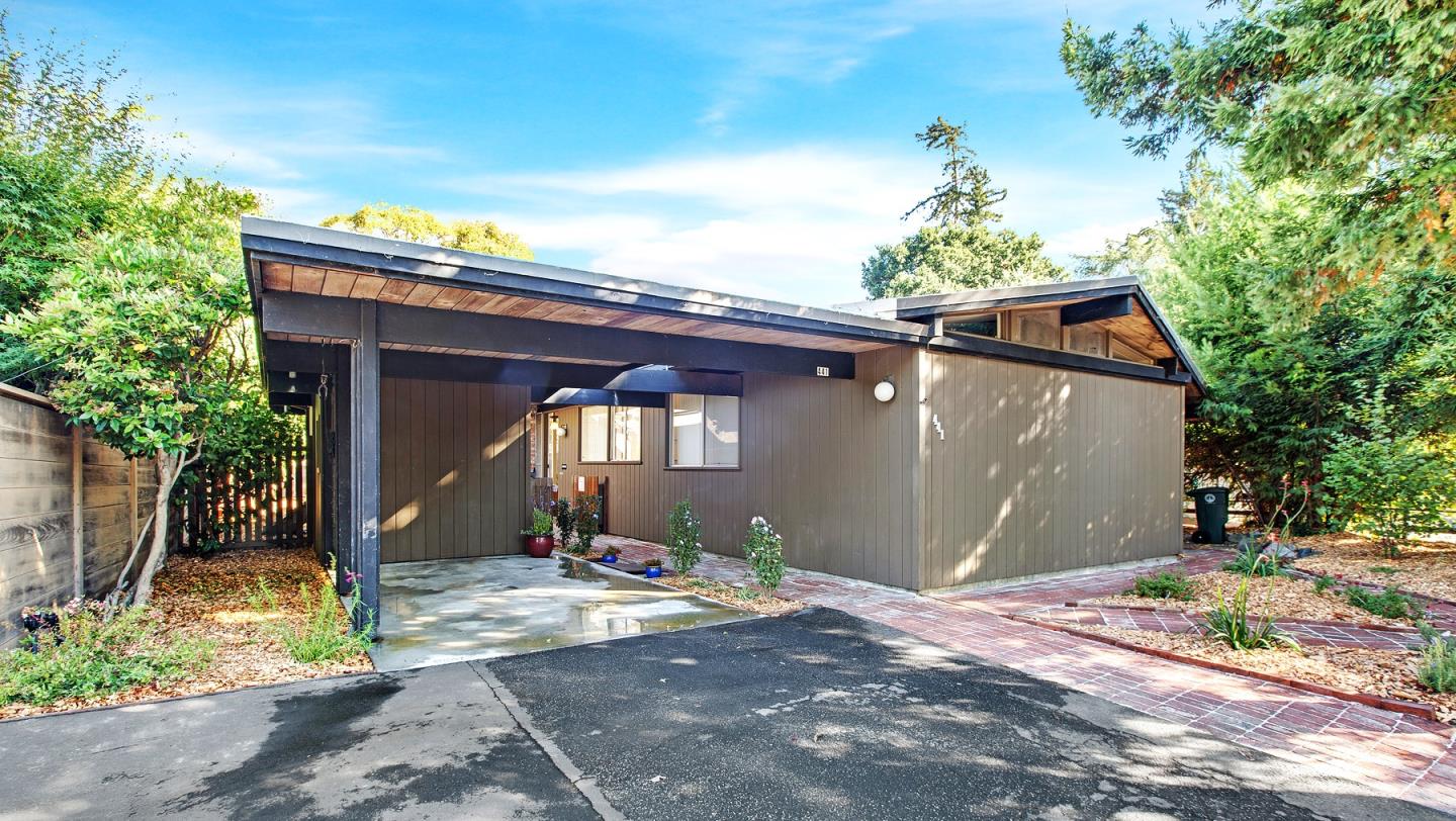 441 Carolina LN
