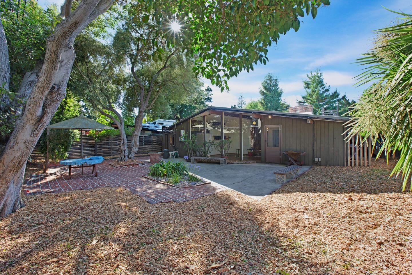 441 Carolina LN