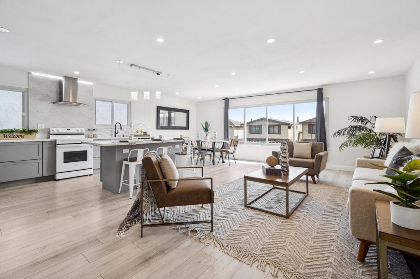 556 Verducci DR