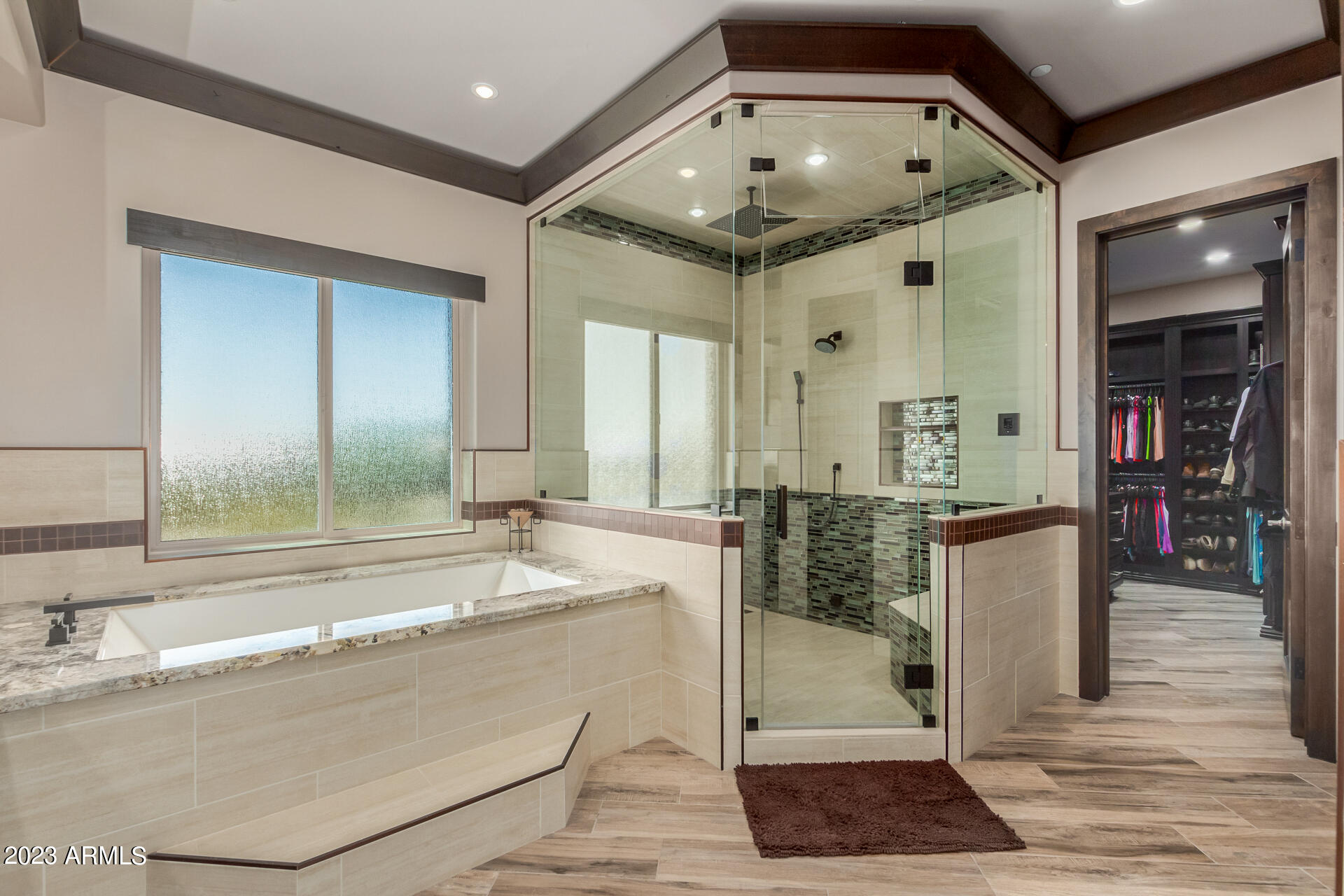 9202 E DIAMOND RIM Drive