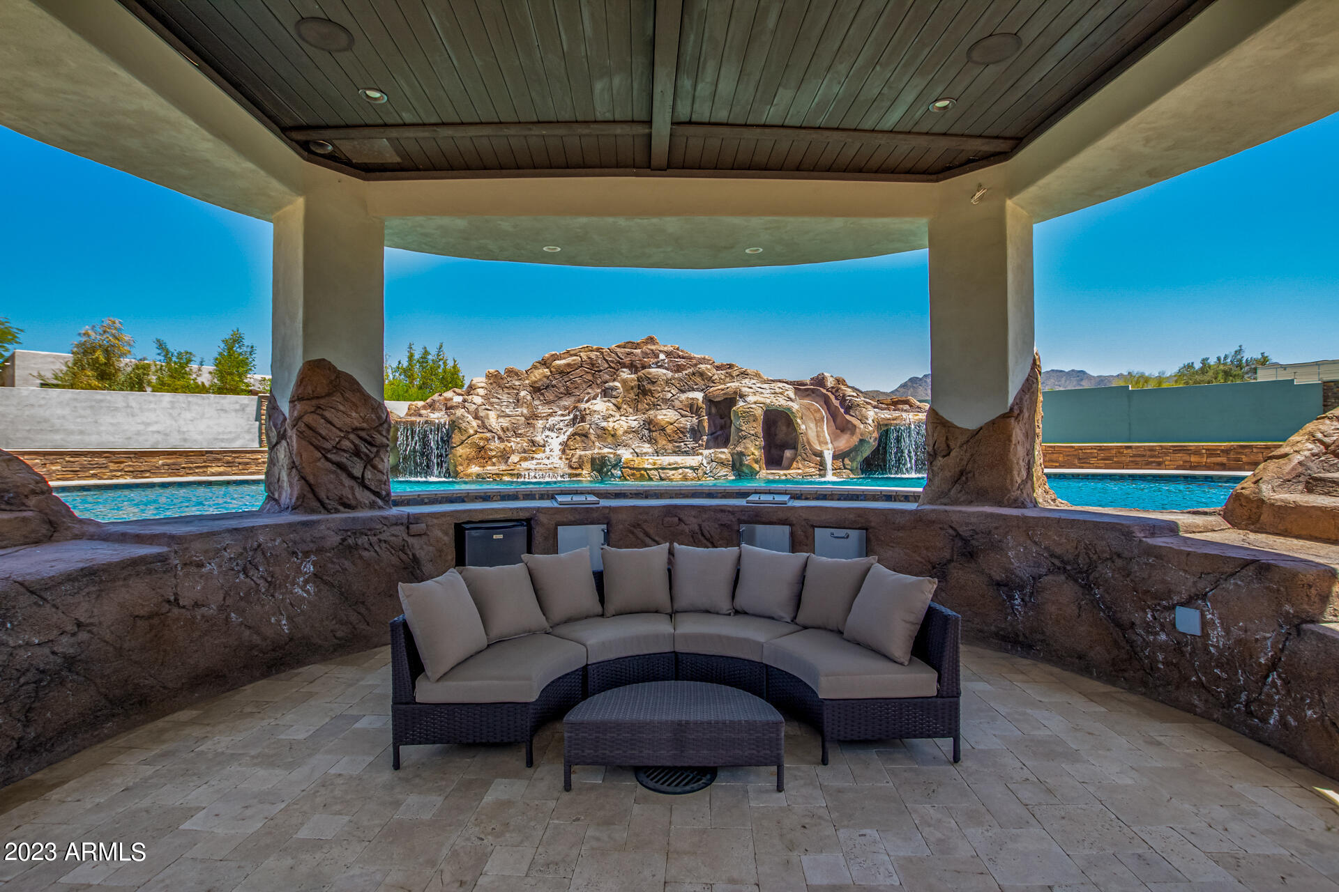 9202 E DIAMOND RIM Drive