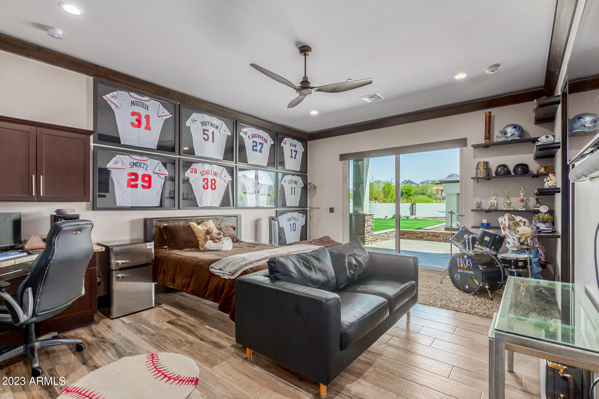 9202 E DIAMOND RIM Drive