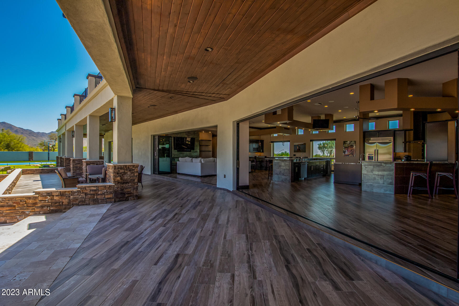 9202 E DIAMOND RIM Drive