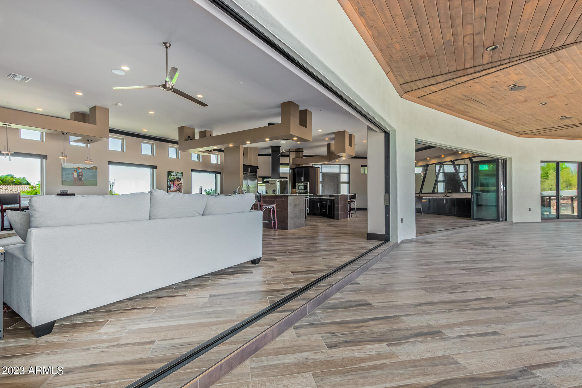 9202 E DIAMOND RIM Drive