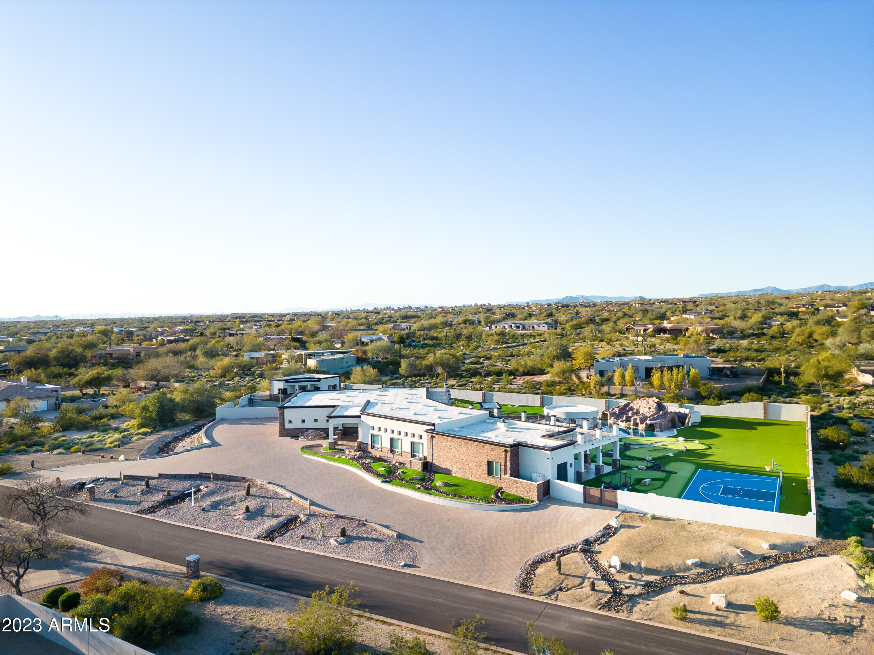 9202 E DIAMOND RIM Drive