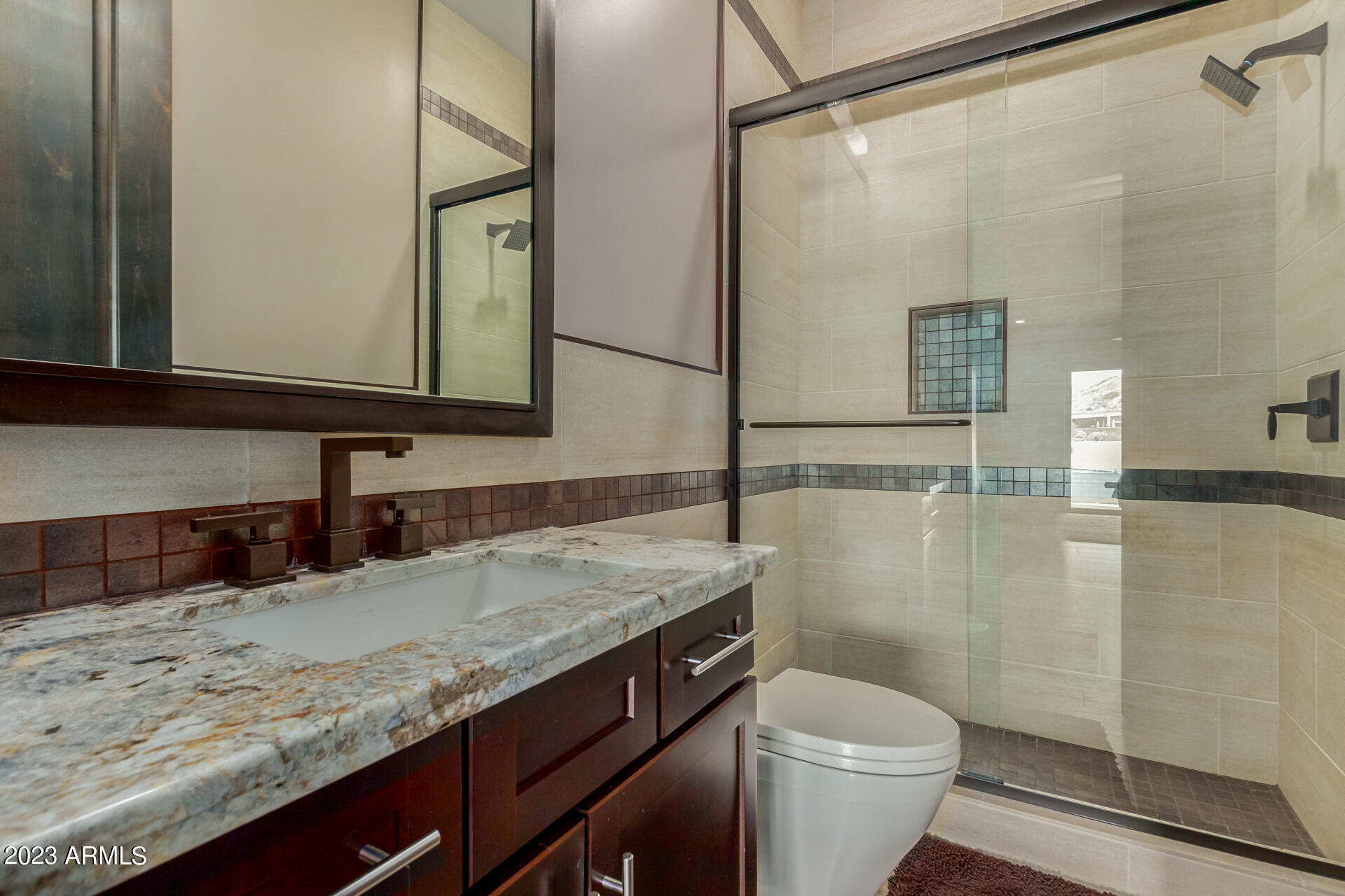 9202 E DIAMOND RIM Drive