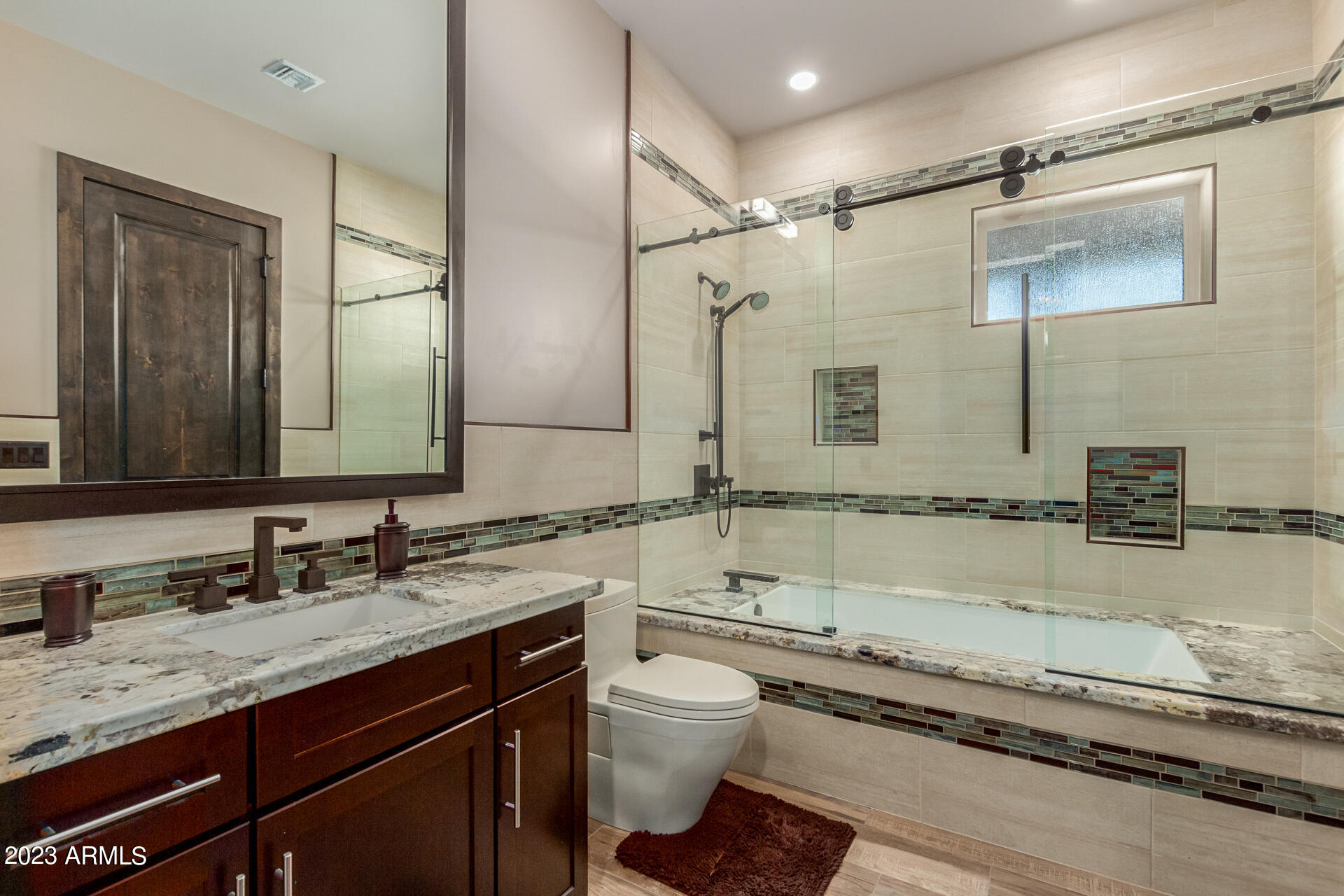 9202 E DIAMOND RIM Drive