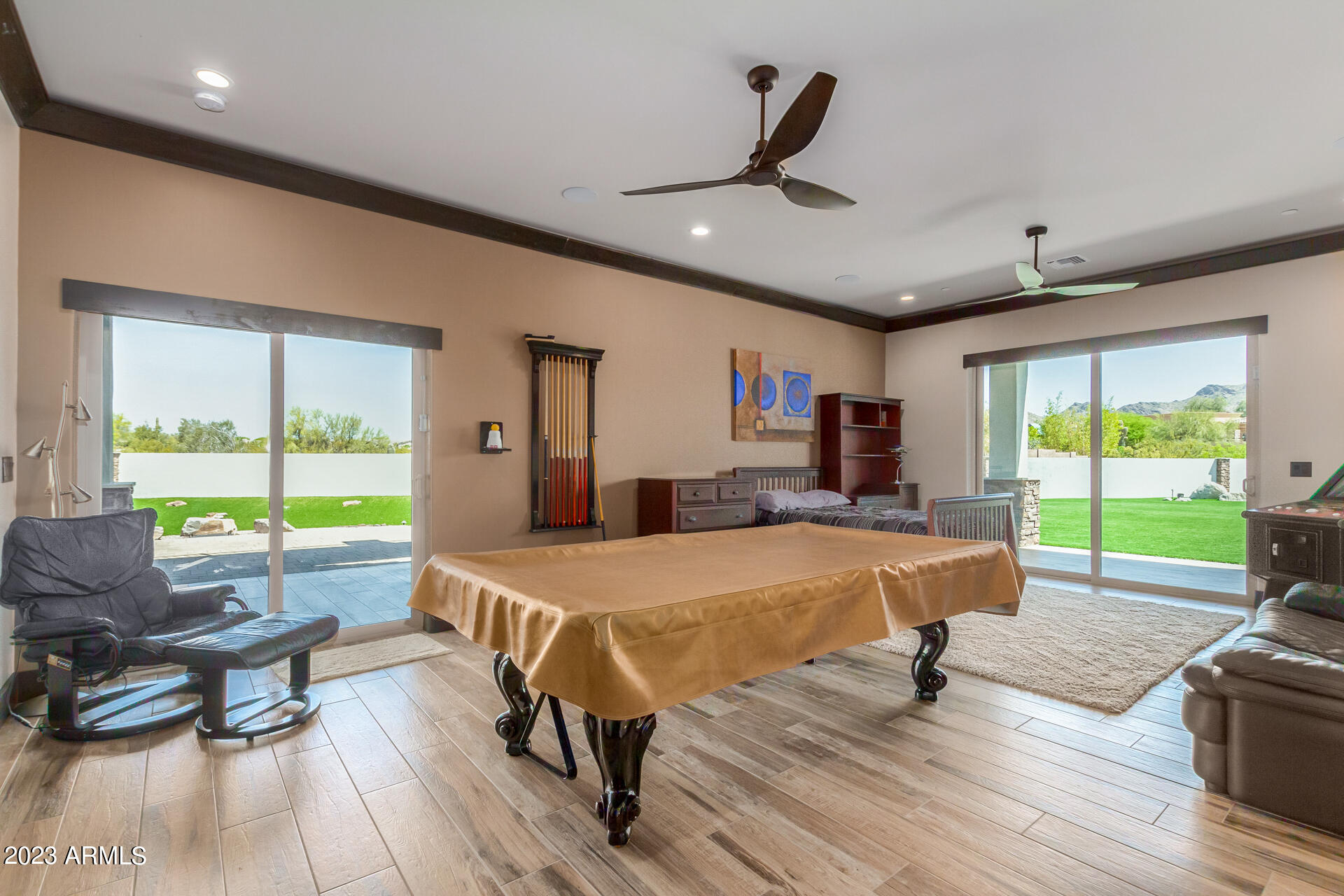 9202 E DIAMOND RIM Drive