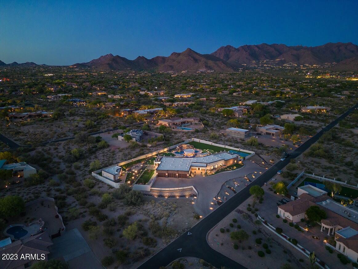 9202 E DIAMOND RIM Drive