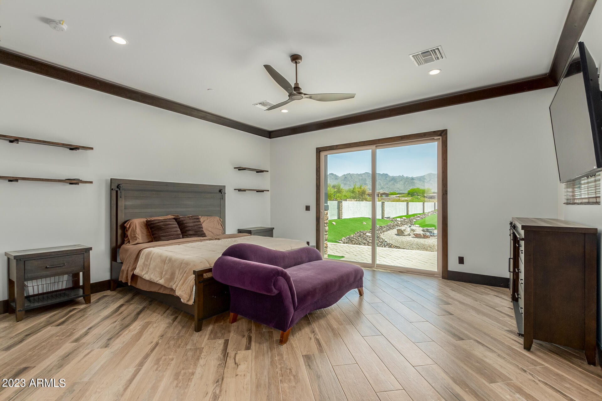 9202 E DIAMOND RIM Drive