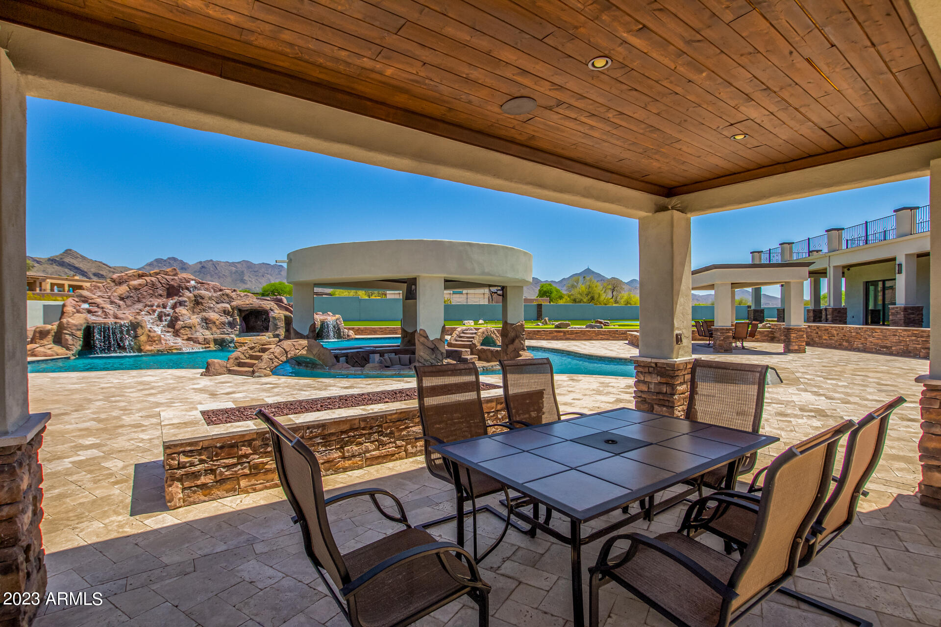 9202 E DIAMOND RIM Drive