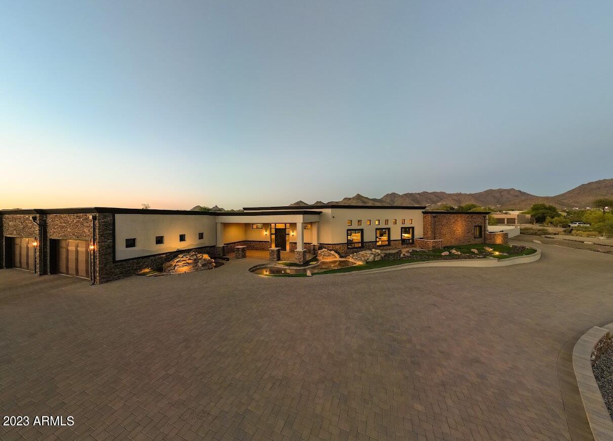 9202 E DIAMOND RIM Drive