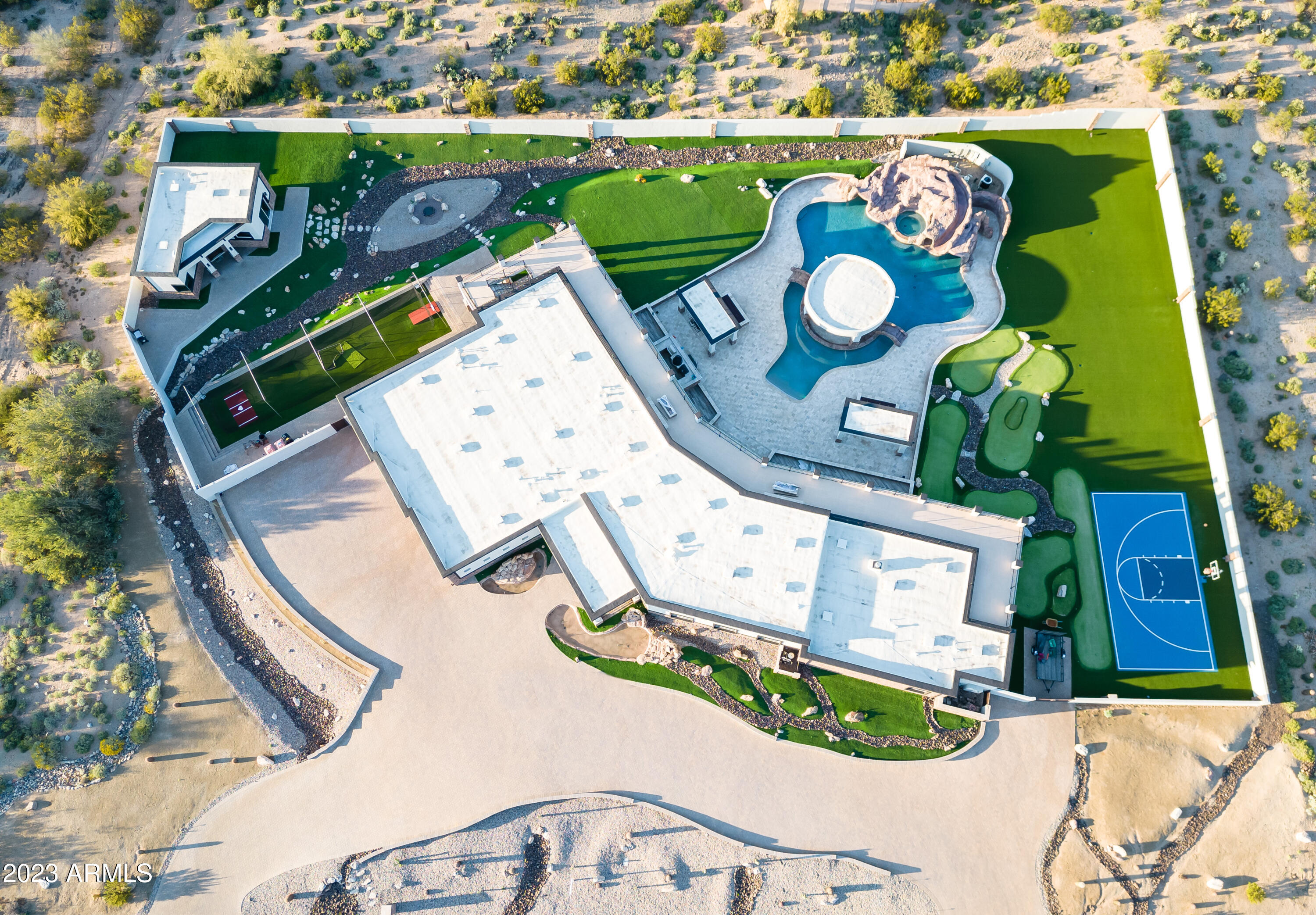 9202 E DIAMOND RIM Drive