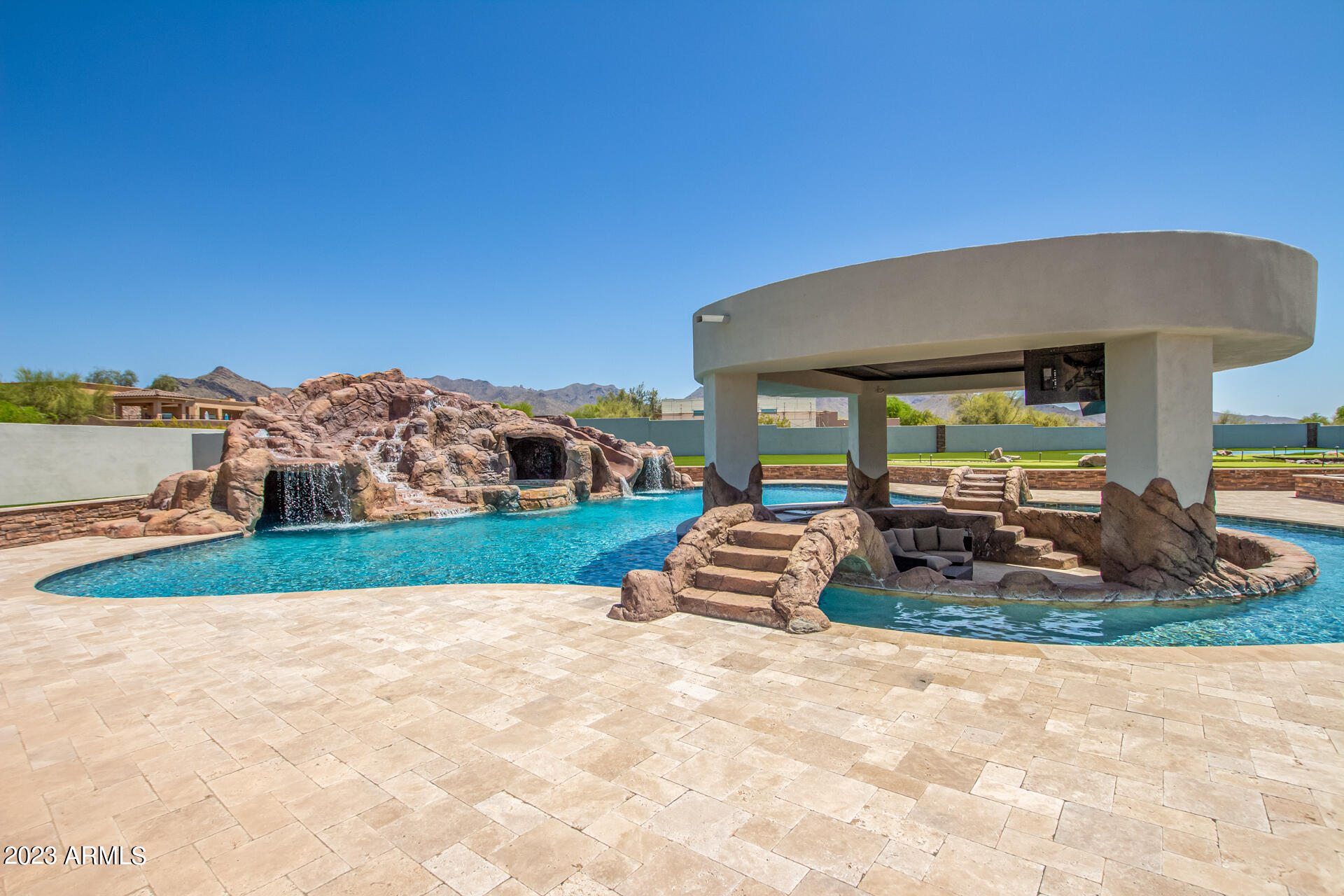 9202 E DIAMOND RIM Drive