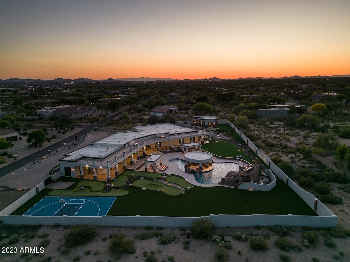 9202 E DIAMOND RIM Drive